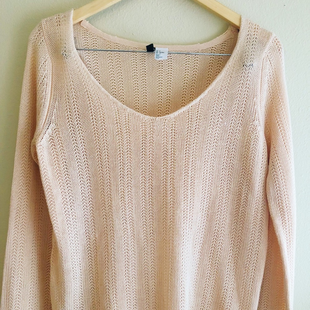 H&M light pink knit sweater